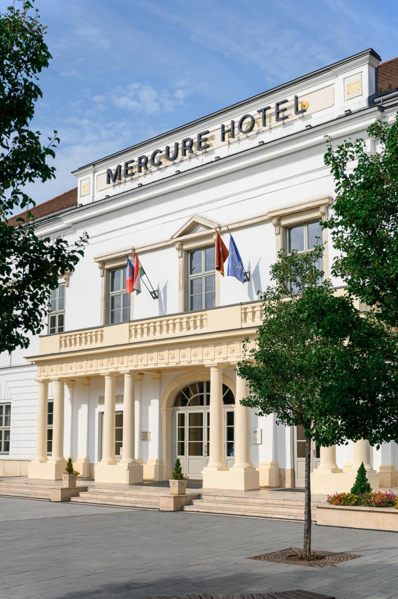Hotel Magyar Király Székesfehérvár Exterior foto